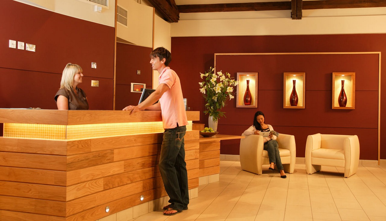 Old image of the Aqua Sana Forest Spa reception.