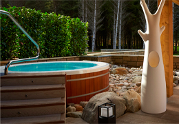 Outdoor Hot Tub