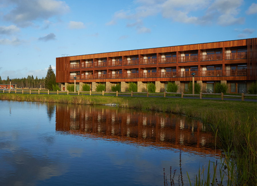 lakeside apartments exterior