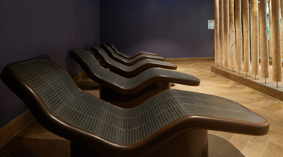 Reclined slumber chair